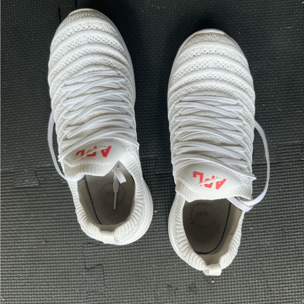 APL Techloom Wave Sneakers - Size 8